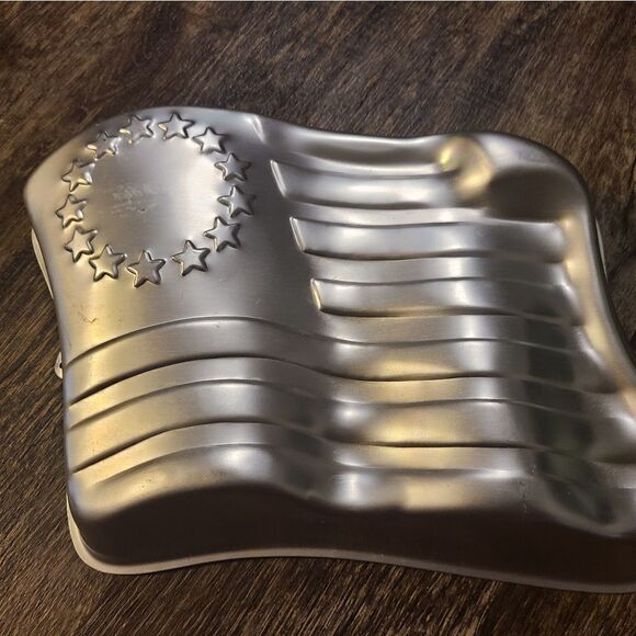 American Flag cake pan  - Picture 2 of 2